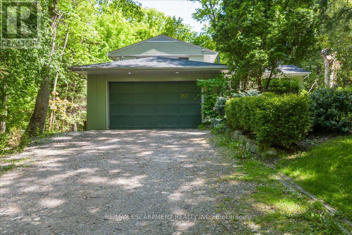 757 Meadow Wood Road, Mississauga, Ontario  L5J 2S7 - Photo 3 - W12134629