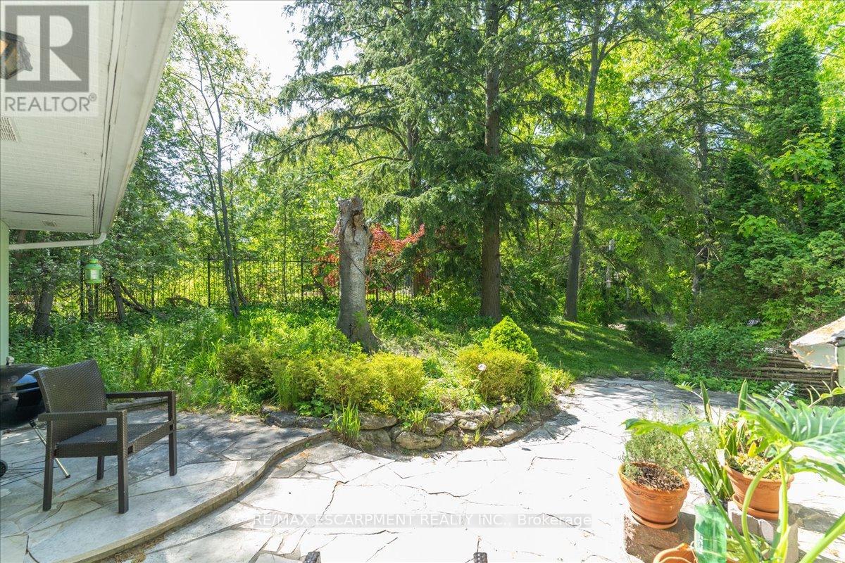 757 Meadow Wood Road, Mississauga, Ontario  L5J 2S7 - Photo 4 - W12134629