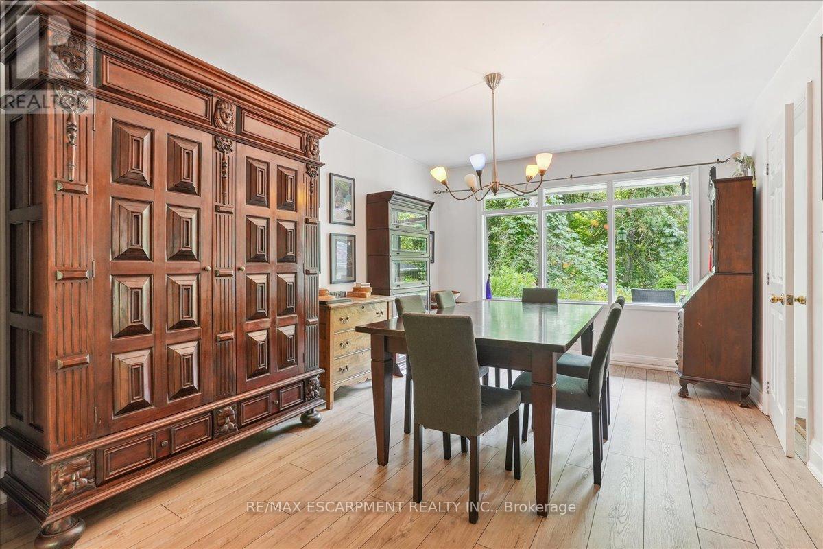 757 Meadow Wood Road, Mississauga, Ontario  L5J 2S7 - Photo 10 - W12134629