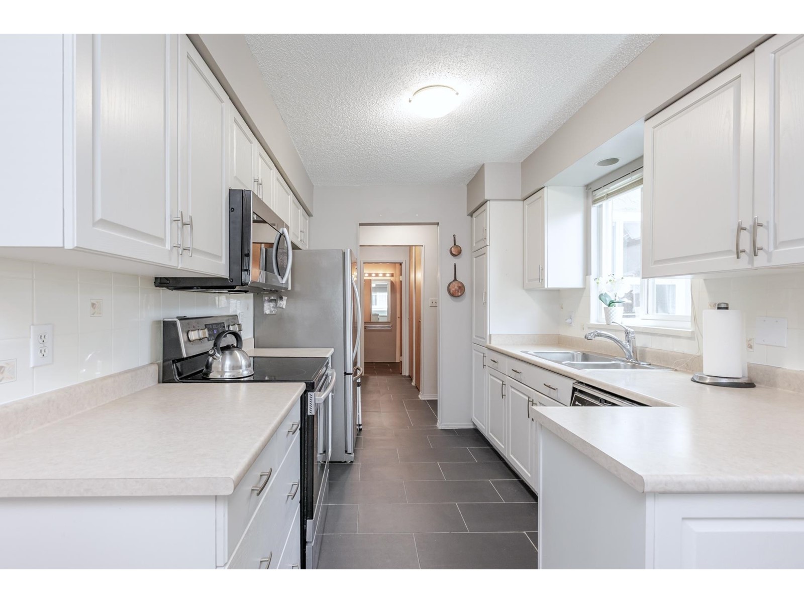 #304 1351 Martin Street, White Rock, British Columbia  V4B 3W6 - Photo 4 - R3000135
