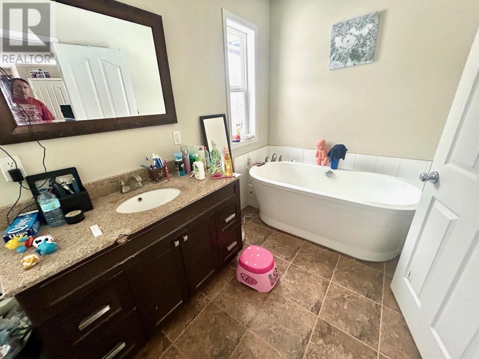 11 Caribou Way, Fort Nelson, British Columbia  V0C 1R0 - Photo 7 - R2979713