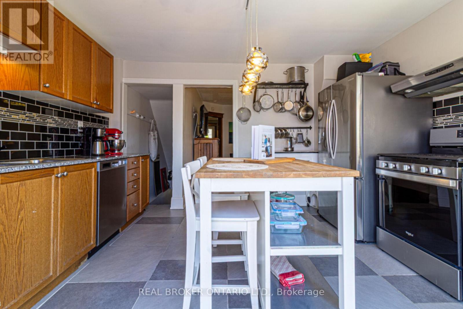 165 Leinster Avenue N, Hamilton, Ontario  L8L 6Y1 - Photo 15 - X12091601