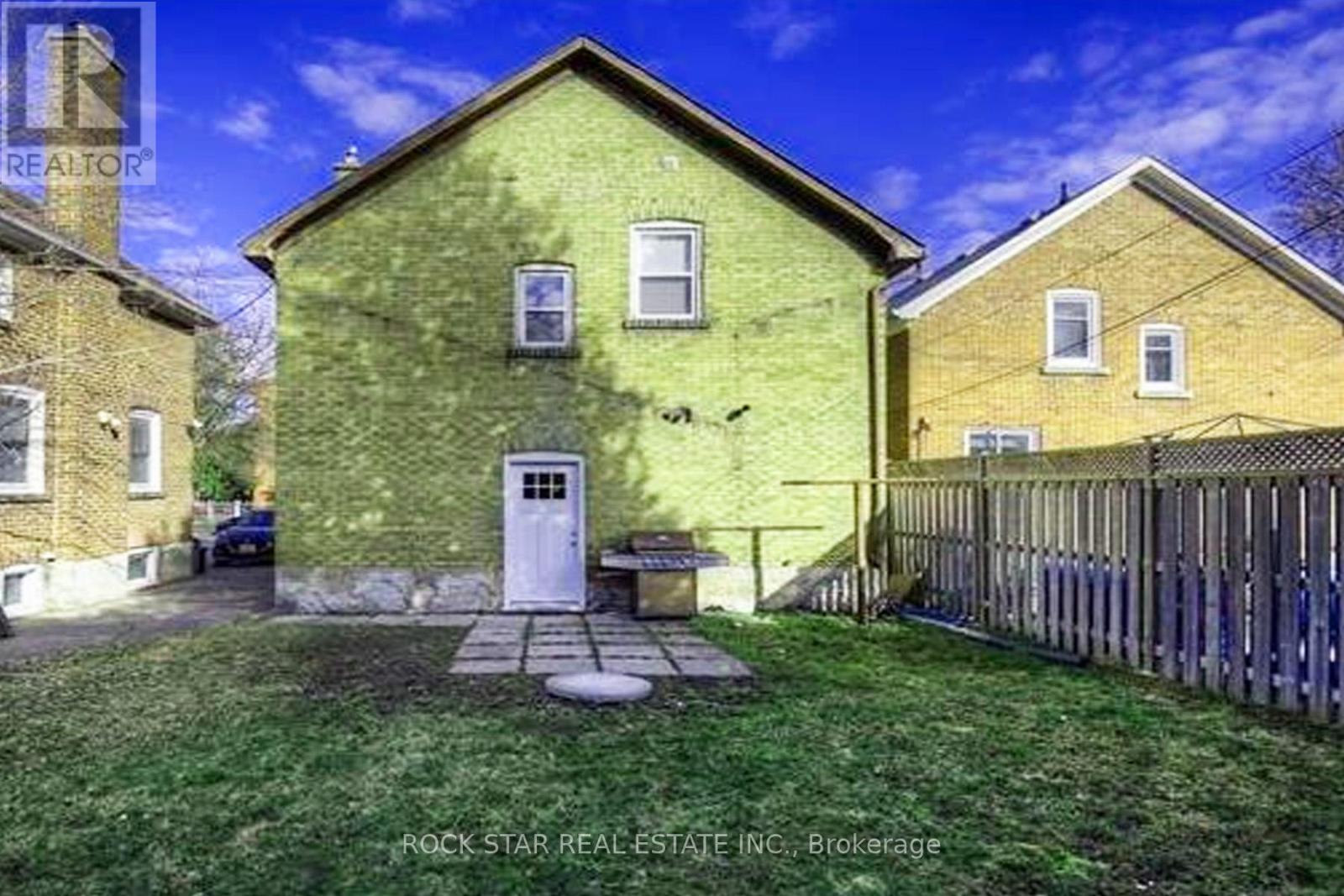 59 Laurel Street, Waterloo, Ontario  N2J 2H3 - Photo 24 - X12063547