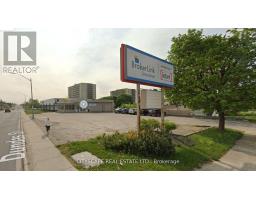 896 DUNDAS STREET, Woodstock, Ontario