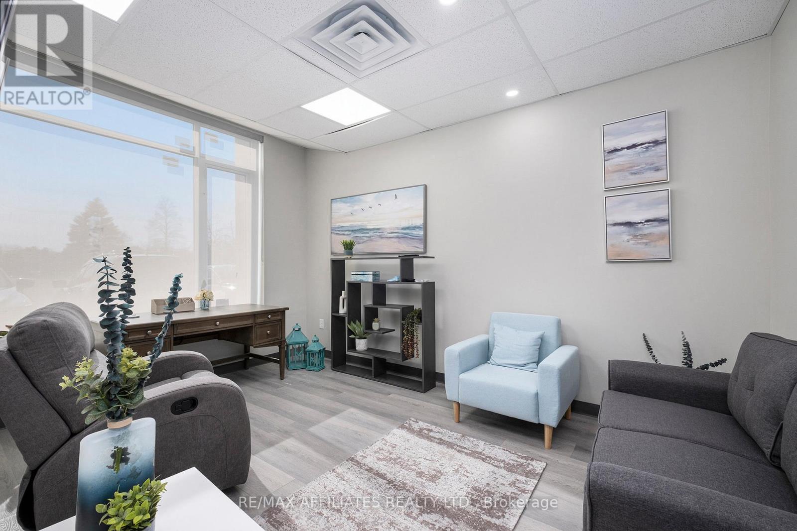103 & 104 - 2500 St Laurent Boulevard, Ottawa, Ontario  K1H 1B1 - Photo 4 - X12135192
