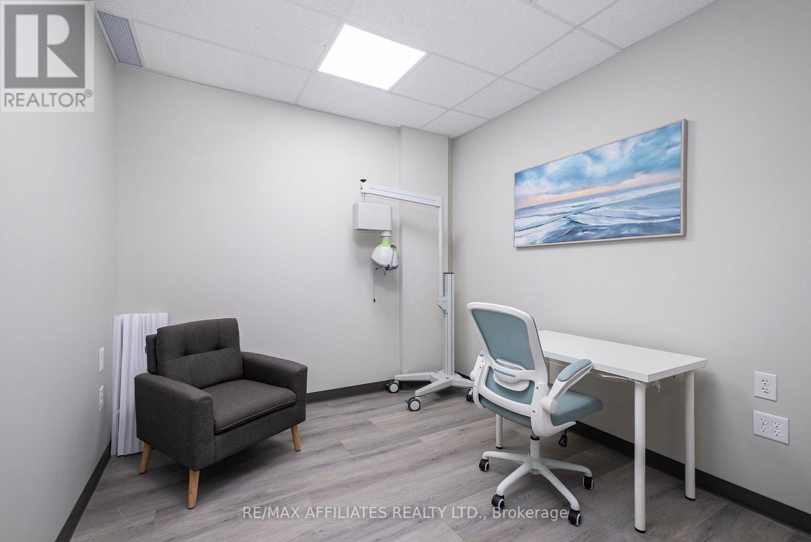 103 & 104 - 2500 St Laurent Boulevard, Ottawa, Ontario  K1H 1B1 - Photo 6 - X12135192