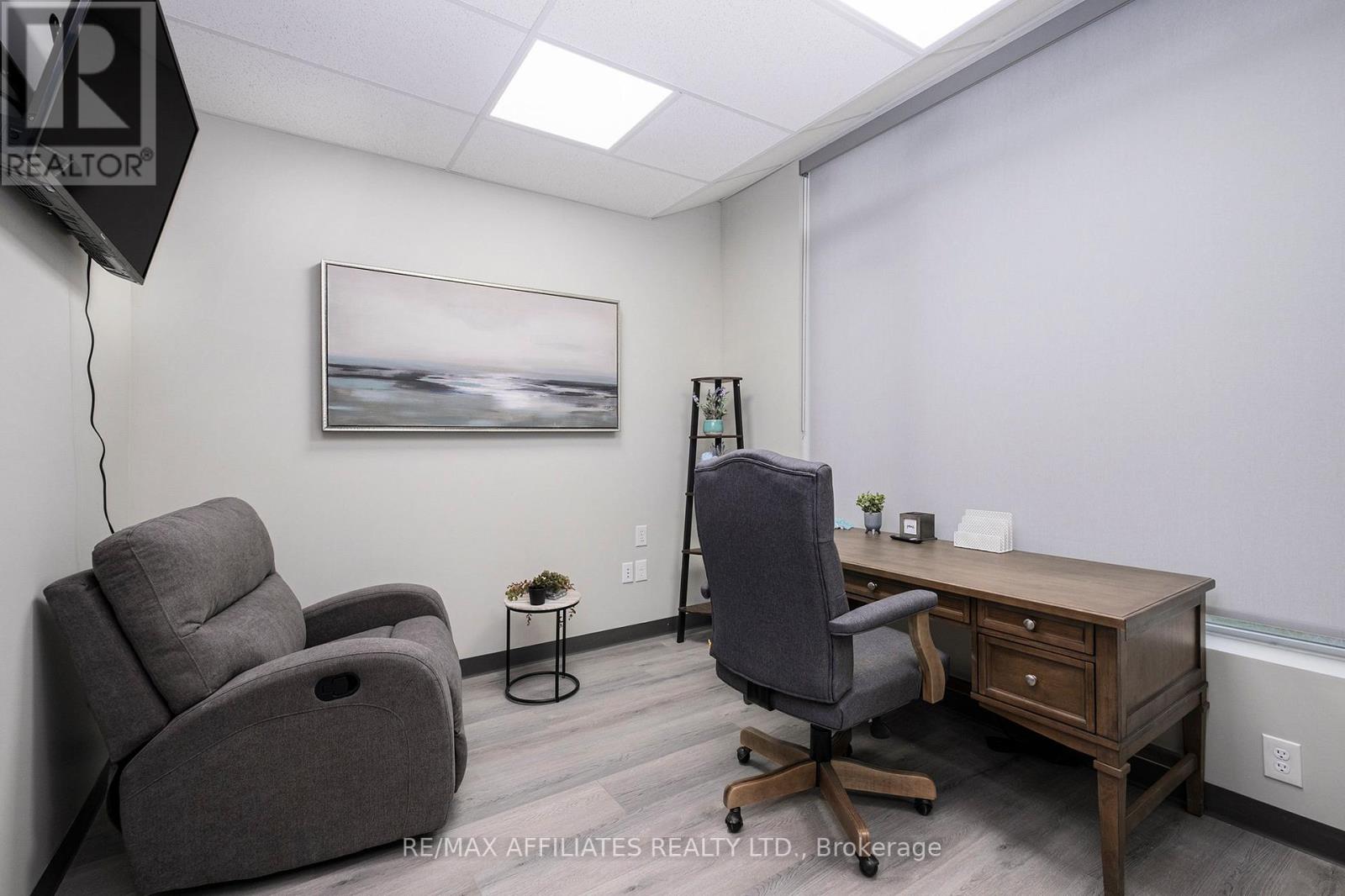103 & 104 - 2500 St Laurent Boulevard, Ottawa, Ontario  K1H 1B1 - Photo 7 - X12135192