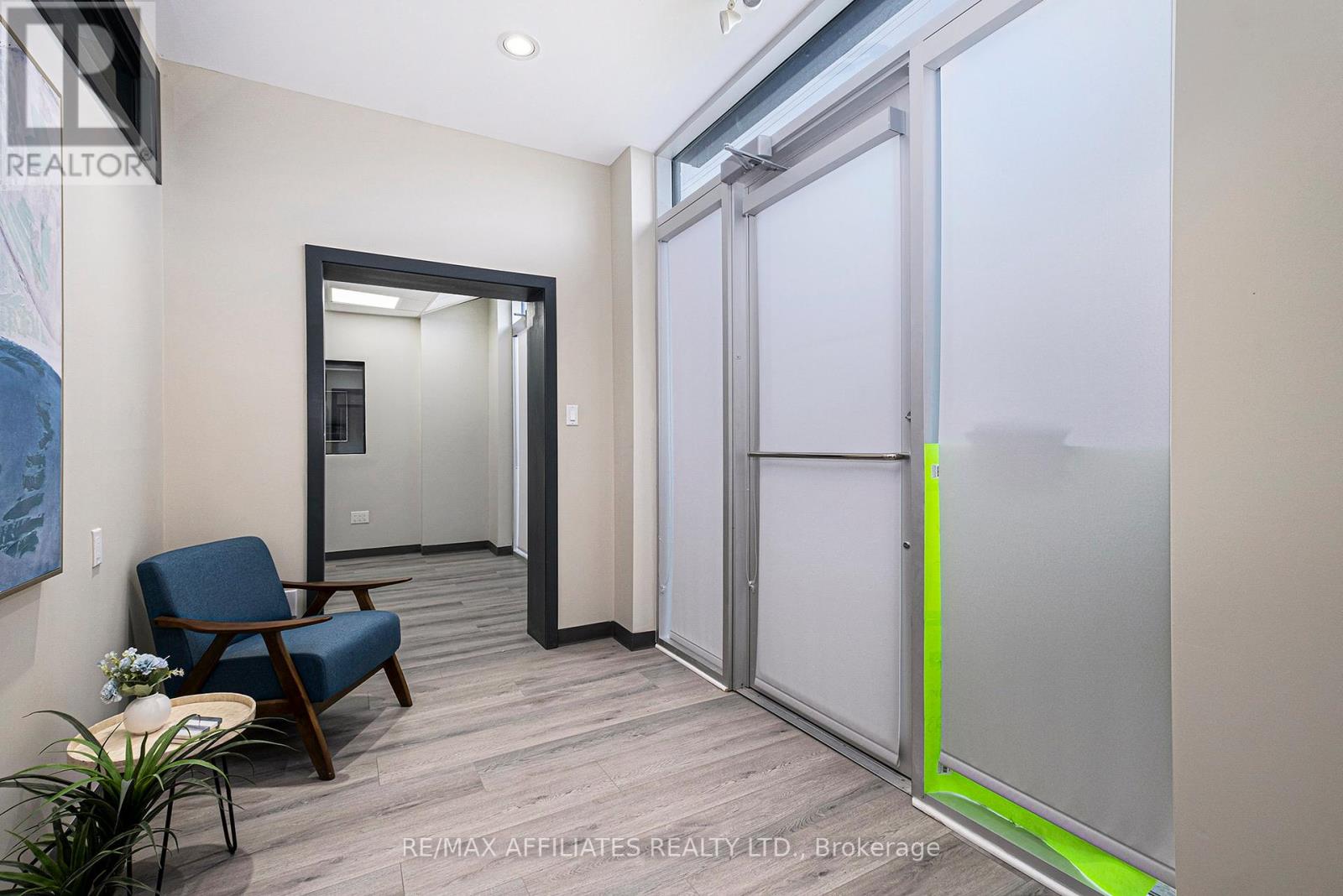 103 & 104 - 2500 St Laurent Boulevard, Ottawa, Ontario  K1H 1B1 - Photo 8 - X12135192