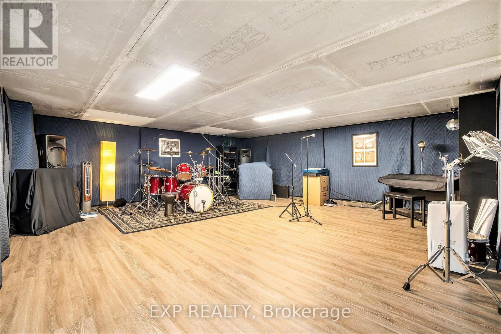 76 Brightside Avenue, Ottawa, Ontario  K2S 1K2 - Photo 28 - X12135205