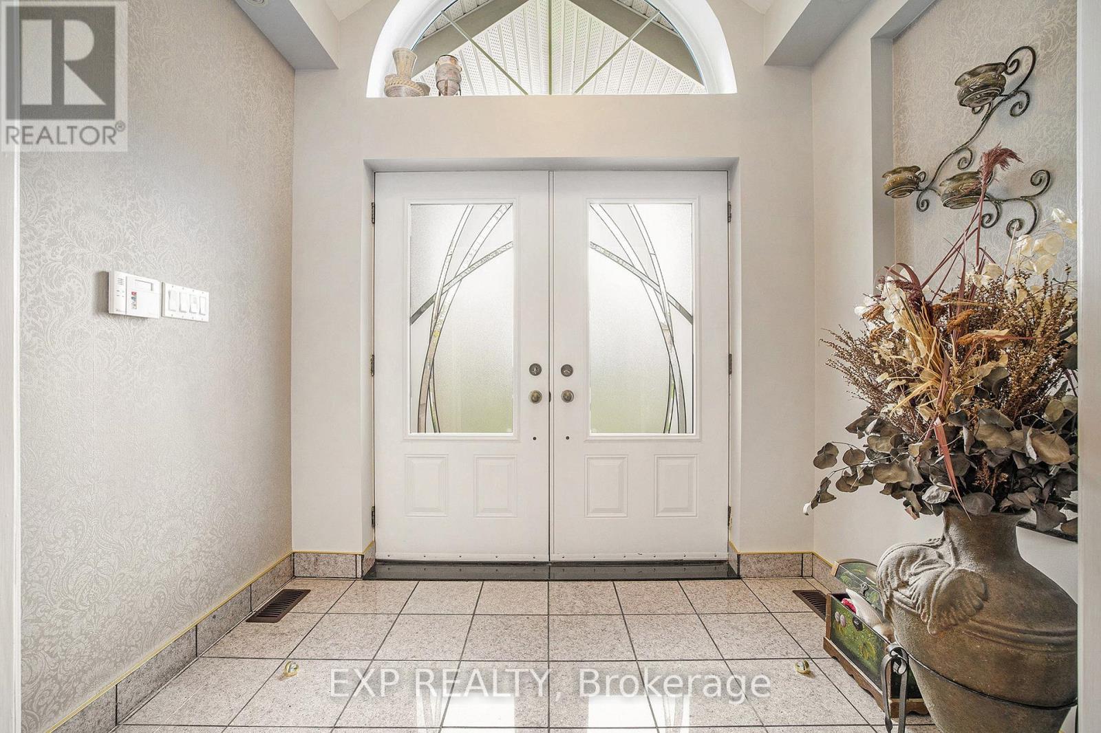 76 Brightside Avenue, Ottawa, Ontario  K2S 1K2 - Photo 3 - X12135205