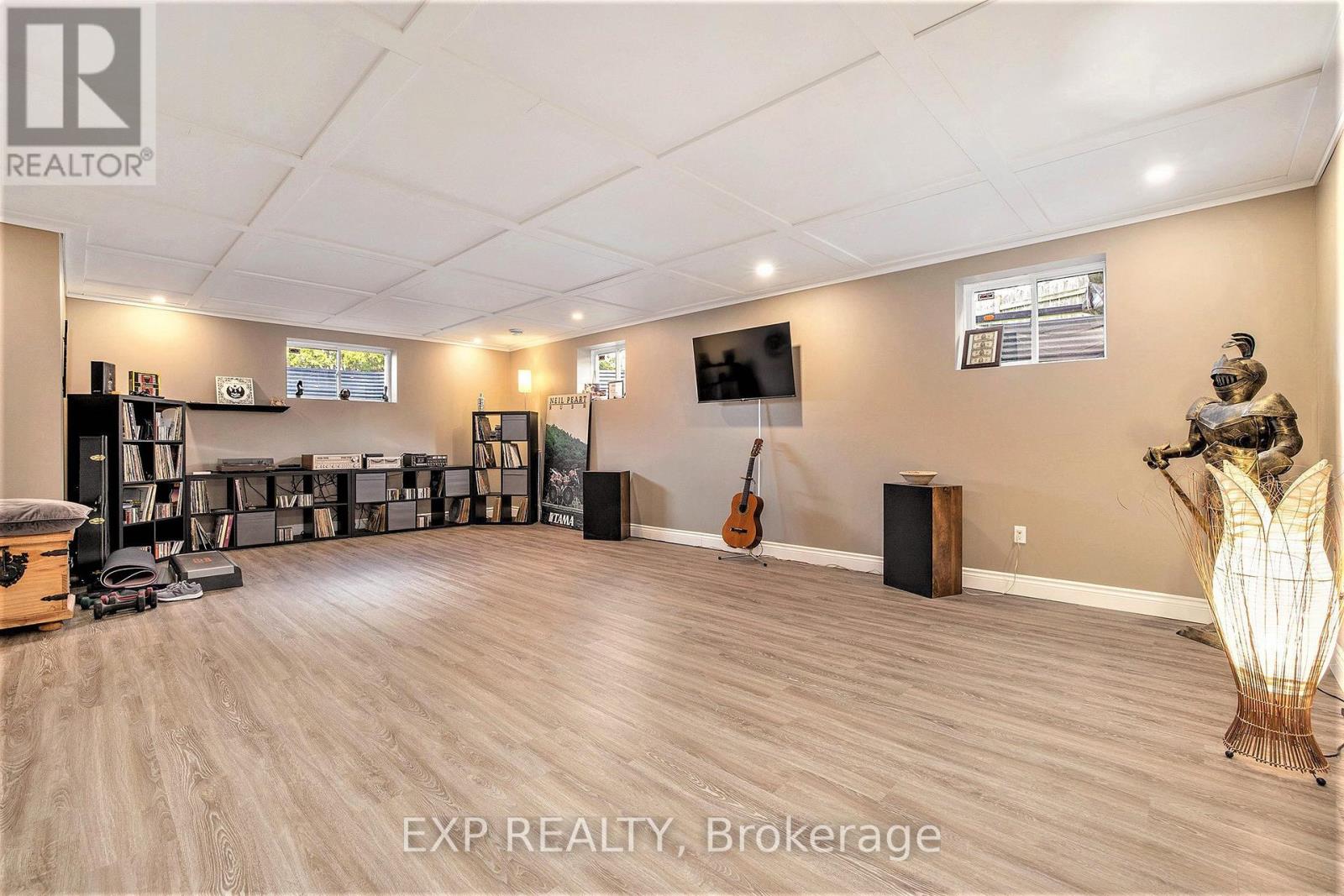 76 Brightside Avenue, Ottawa, Ontario  K2S 1K2 - Photo 31 - X12135205