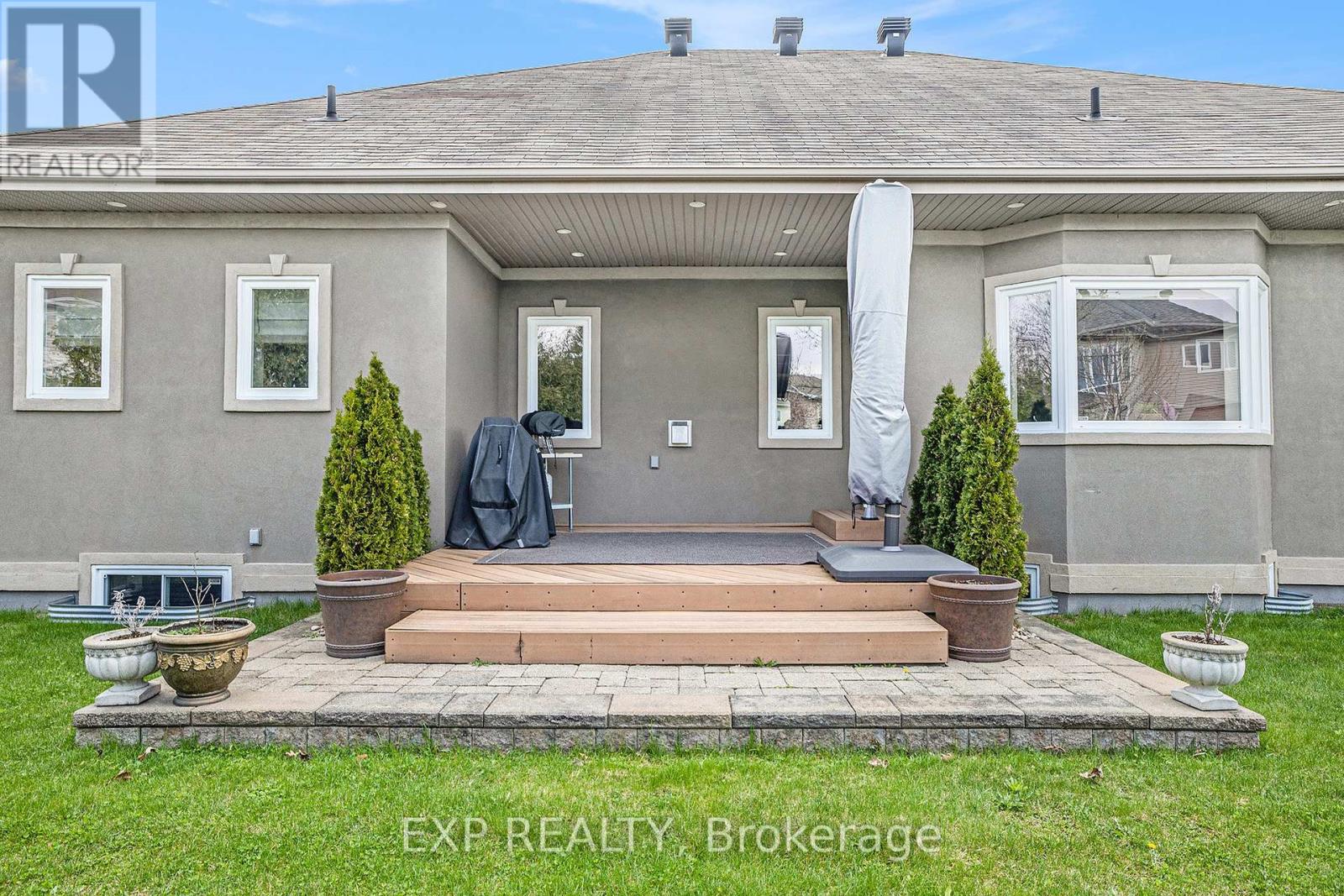 76 Brightside Avenue, Ottawa, Ontario  K2S 1K2 - Photo 35 - X12135205