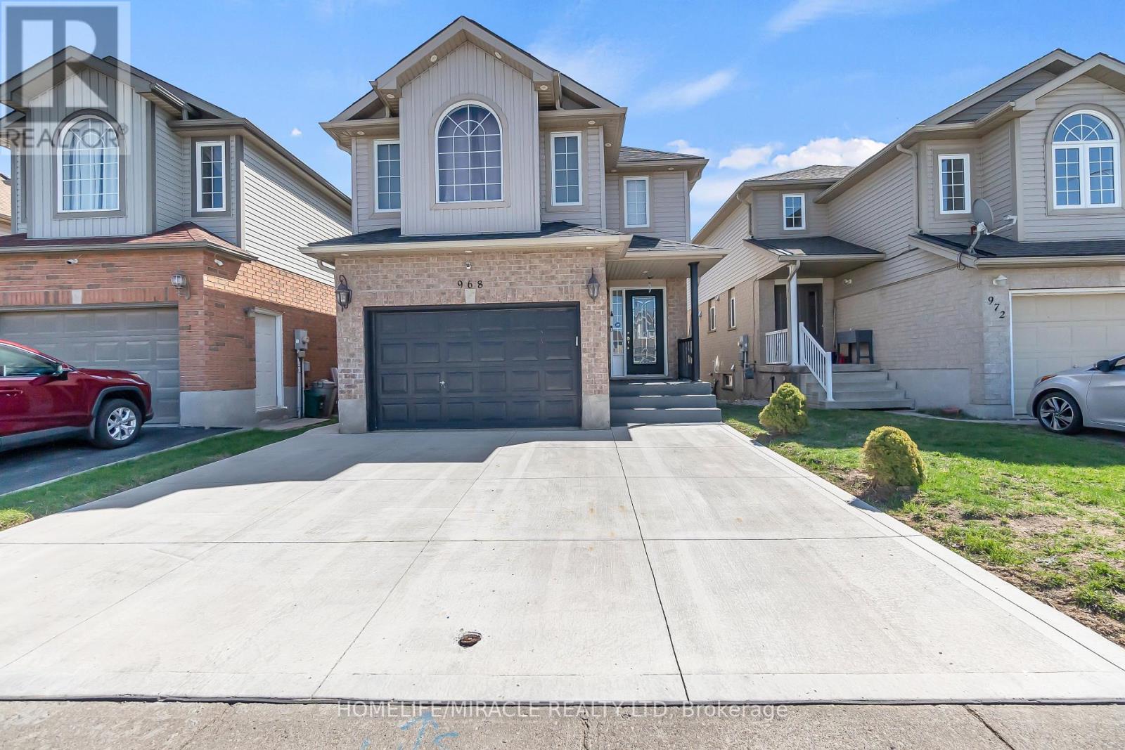 Property at 968 COPPER LEAF CRESCENT image 3