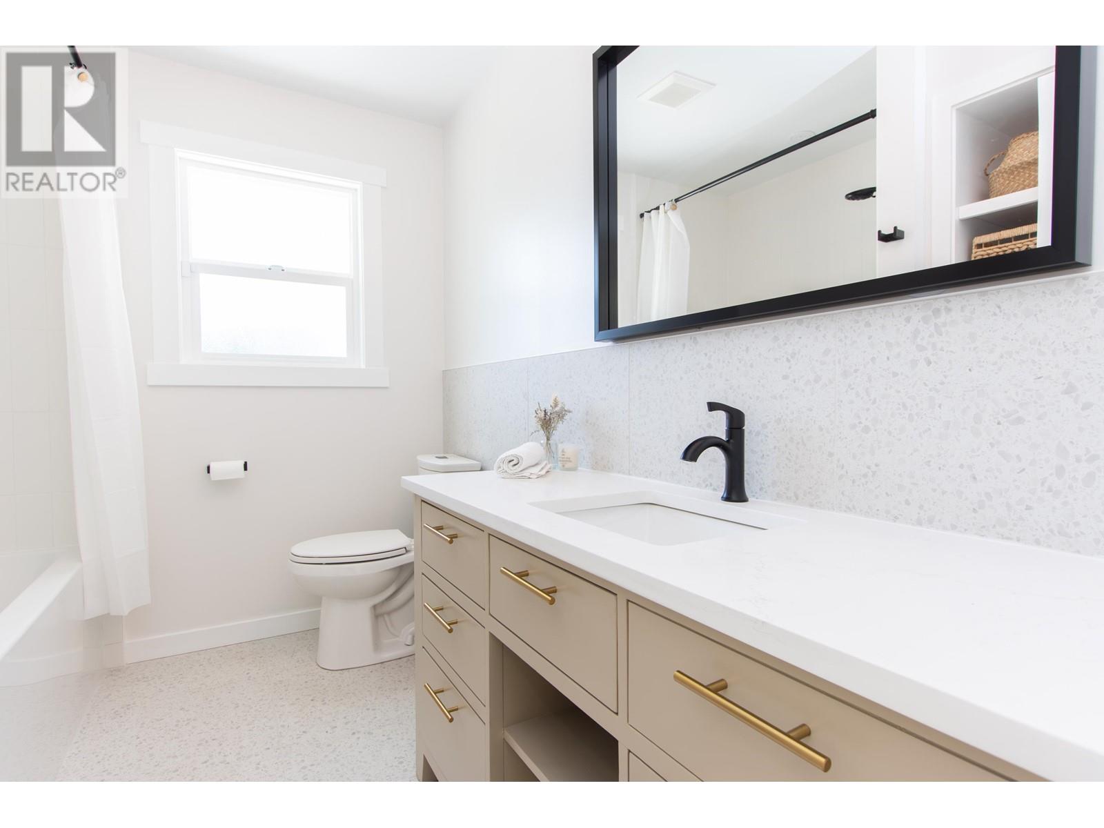 38124 Guilford Drive, Squamish, British Columbia  V8B 0X4 - Photo 19 - R2999708