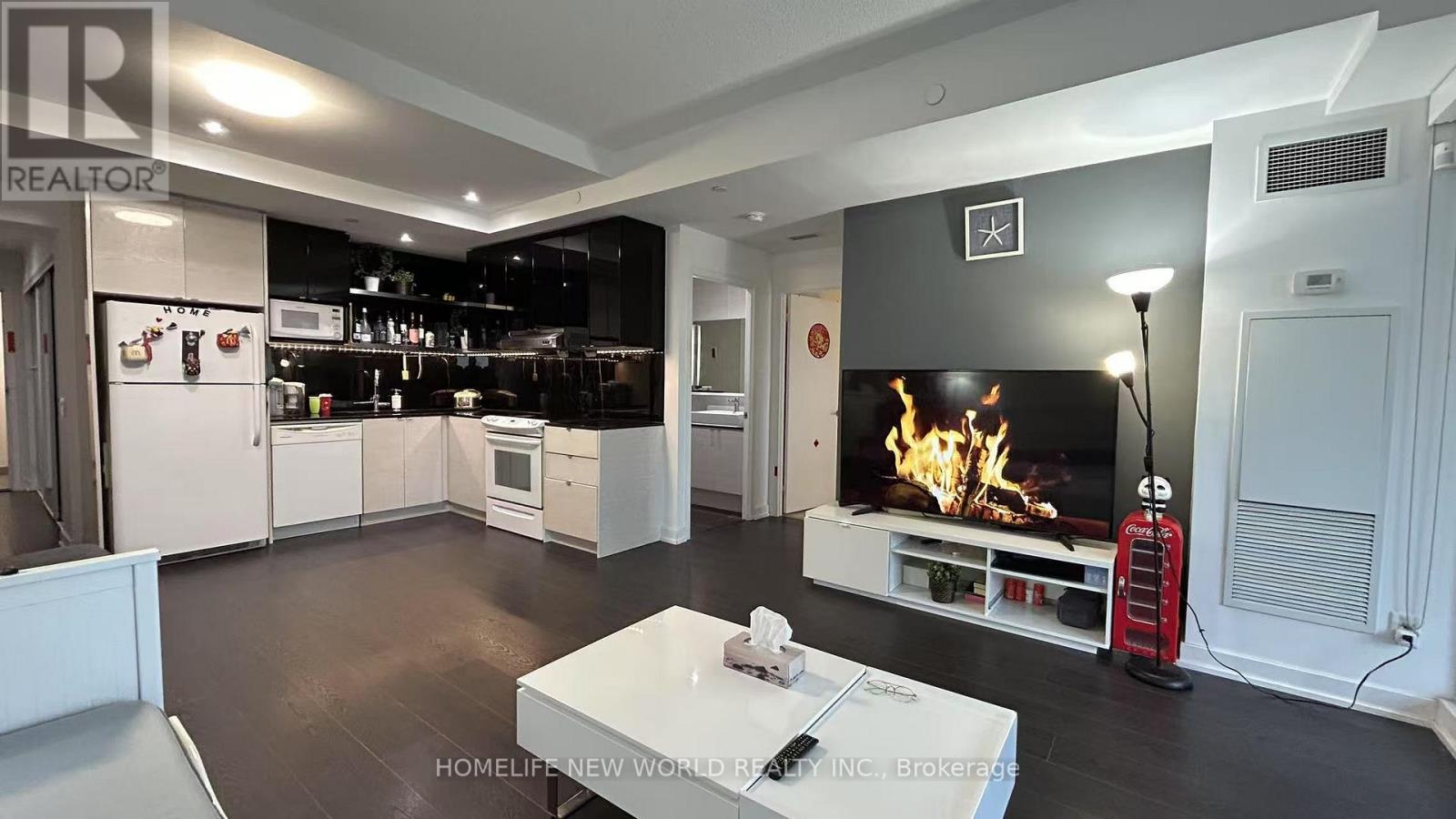 Property at 221 - 72 ESTHER SHINER BOULEVARD image 4