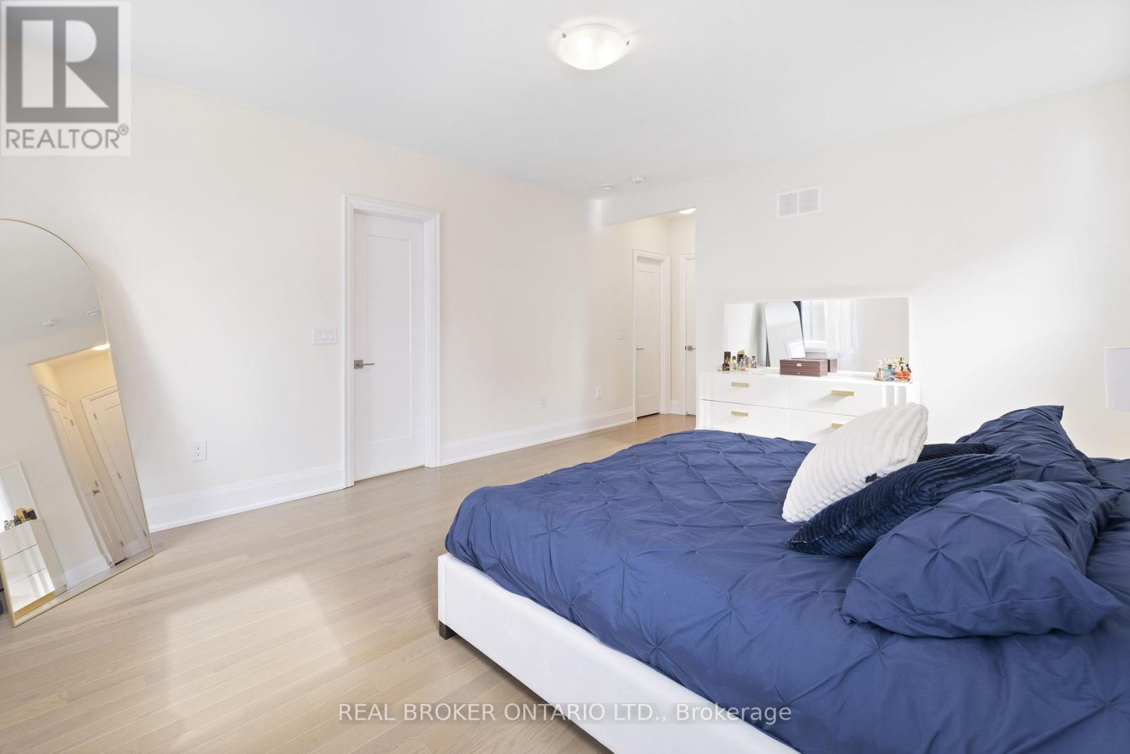 78 Tempel Street, Richmond Hill, Ontario  L4E 1K6 - Photo 17 - N11974043