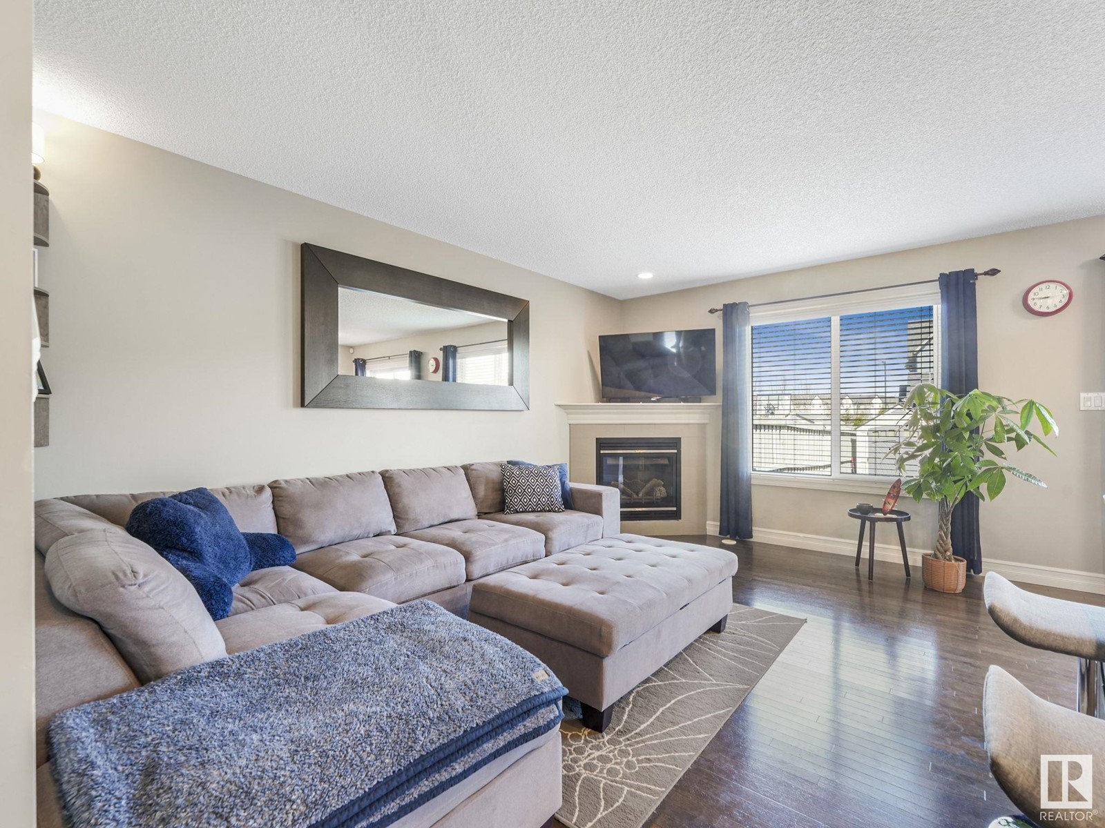 Property at 6805 Cardinal LI SW image 3