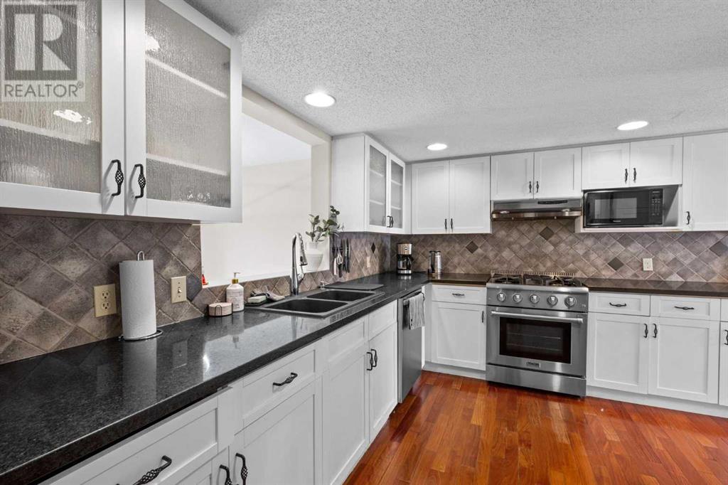 22, 5810 Patina Drive Se, Calgary, Alberta  T3H 2Y6 - Photo 3 - A2216071