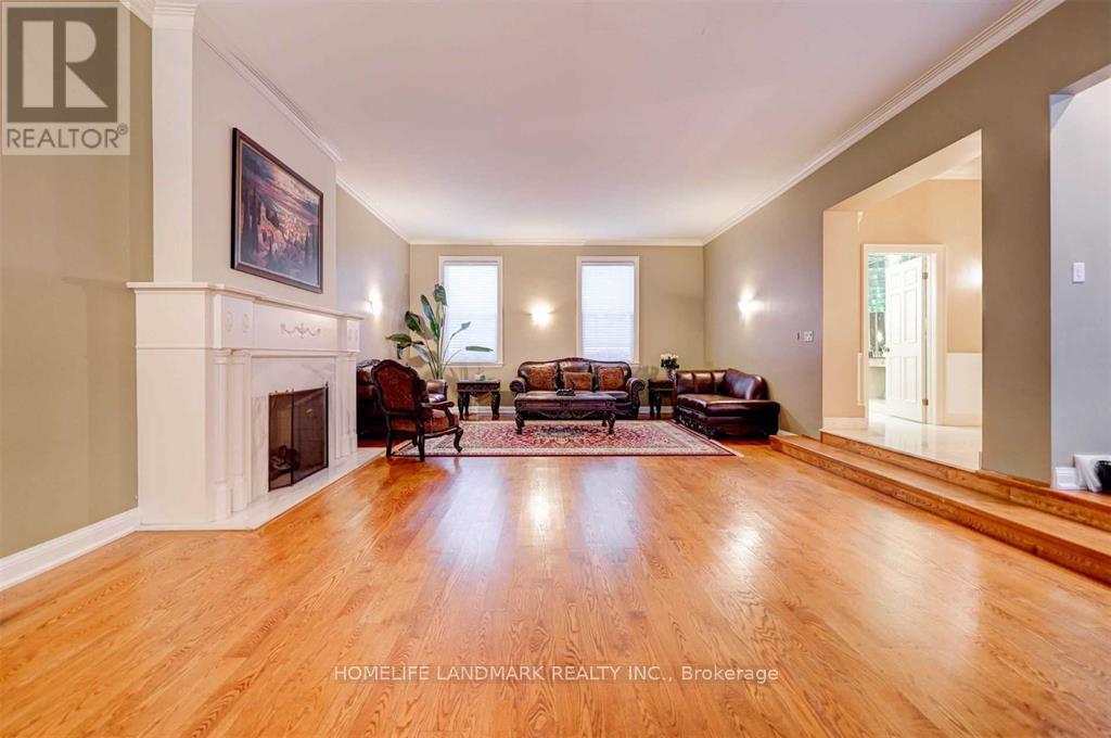 27 Junewood Crescent, Toronto, Ontario  M2L 2C3 - Photo 5 - C12119161