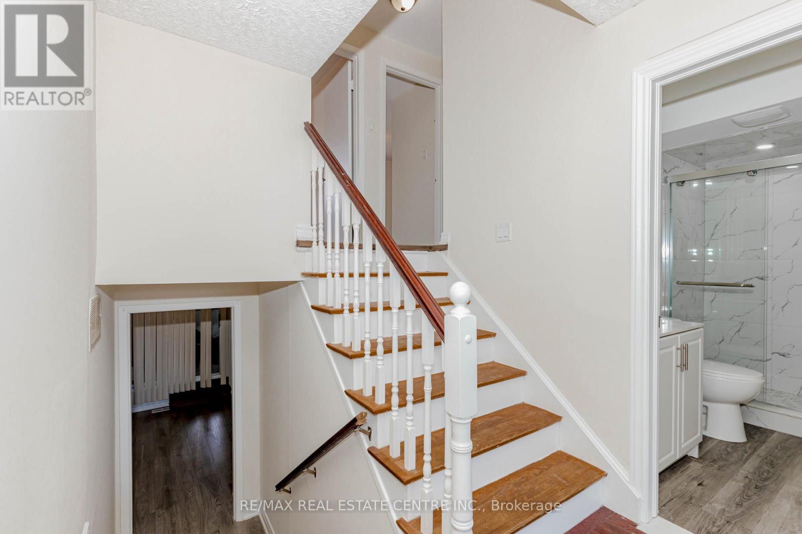 15 Benton Street, Brampton, Ontario  L6W 3B8 - Photo 29 - W12046249