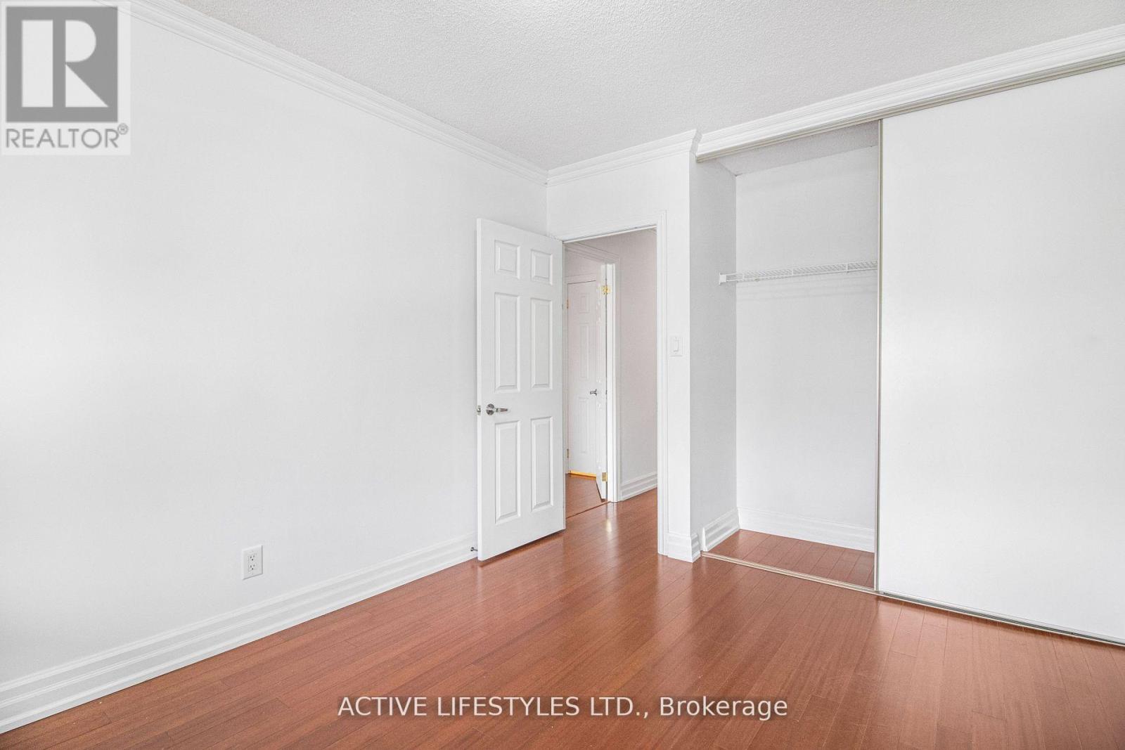 504 - 1000 Cedarglen Gate, Mississauga, Ontario  L5C 3Z5 - Photo 12 - W12135039