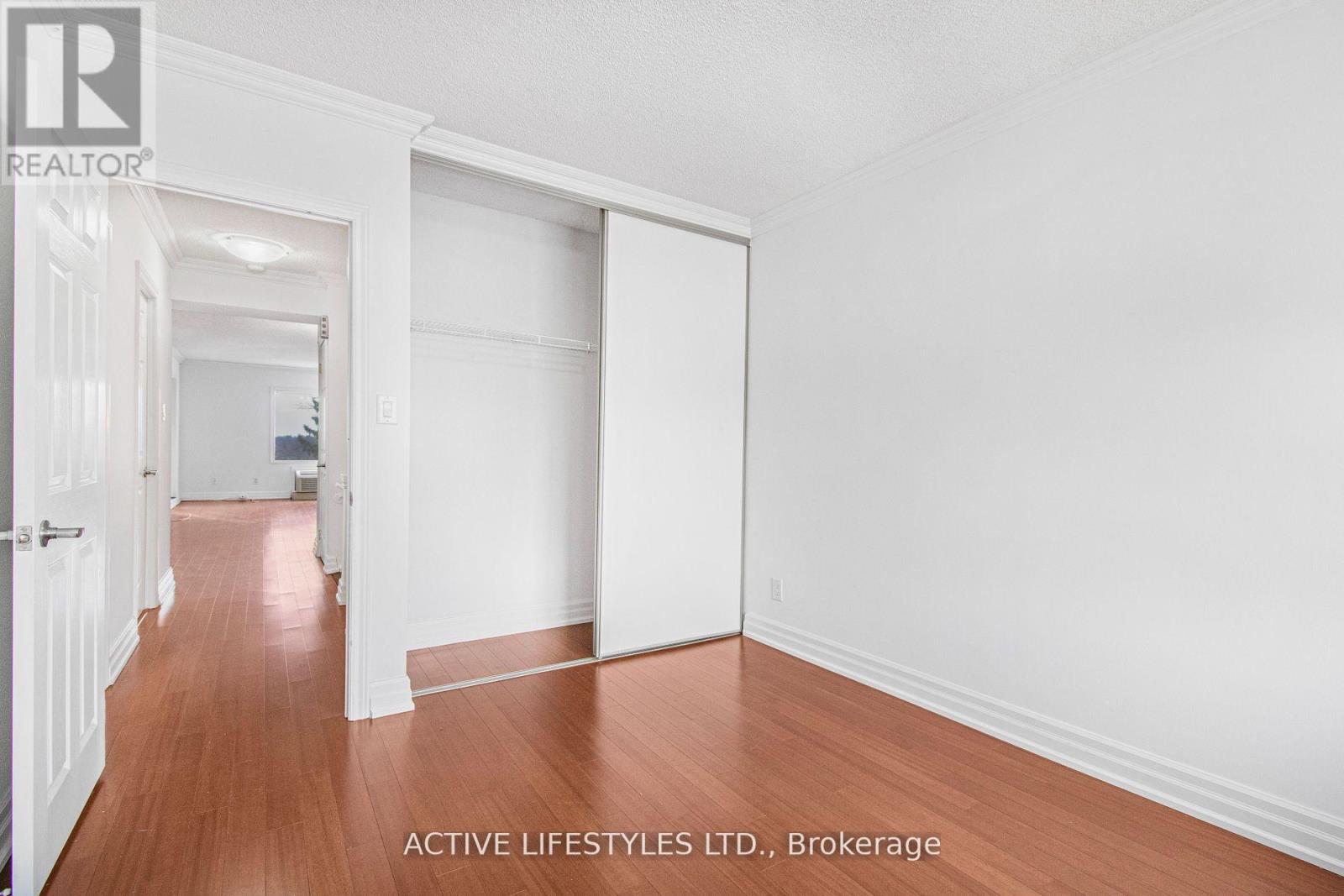 504 - 1000 Cedarglen Gate, Mississauga, Ontario  L5C 3Z5 - Photo 14 - W12135039