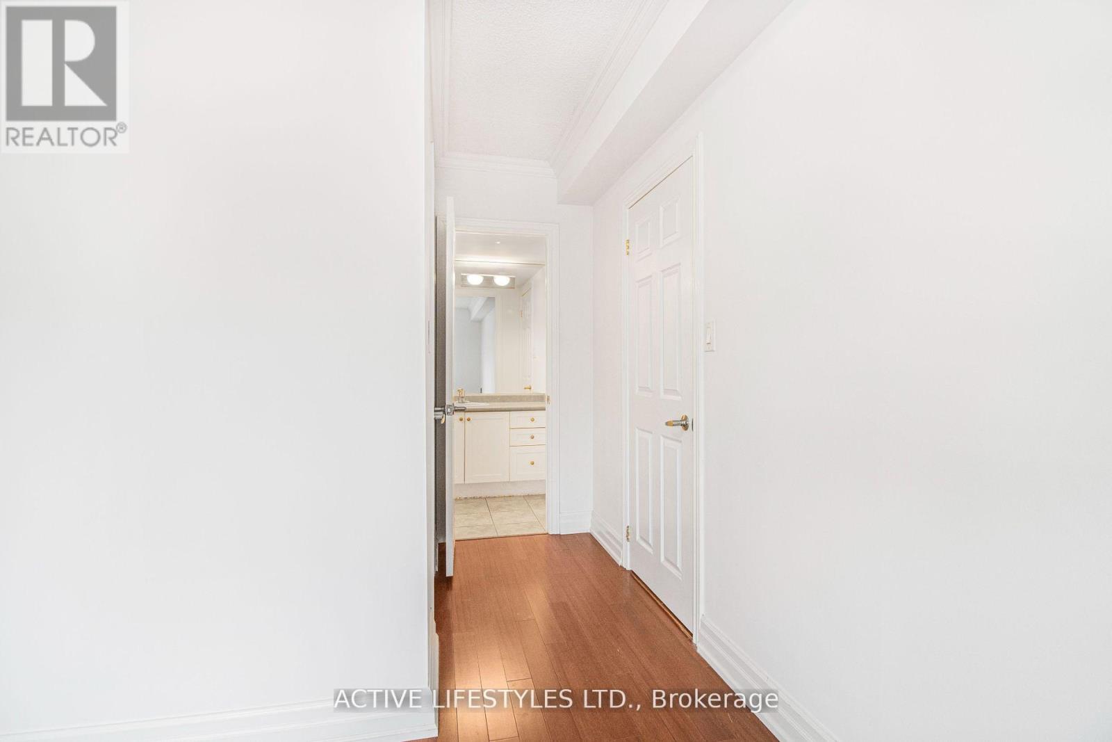 504 - 1000 Cedarglen Gate, Mississauga, Ontario  L5C 3Z5 - Photo 18 - W12135039