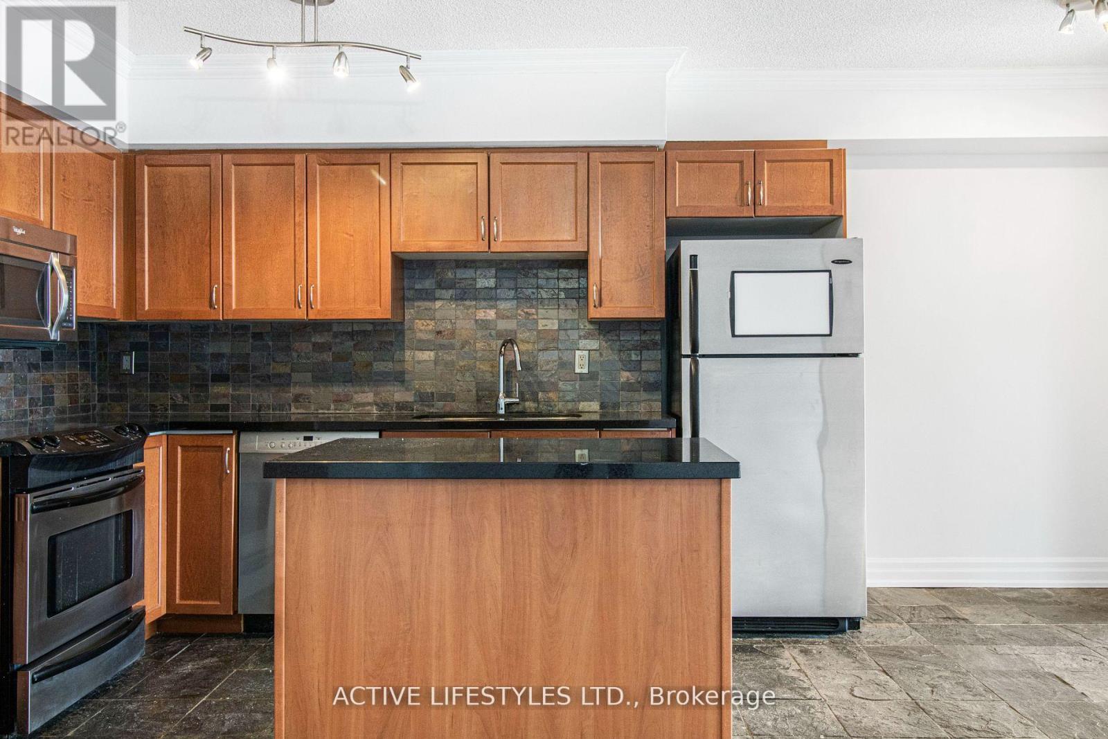 504 - 1000 Cedarglen Gate, Mississauga, Ontario  L5C 3Z5 - Photo 34 - W12135039
