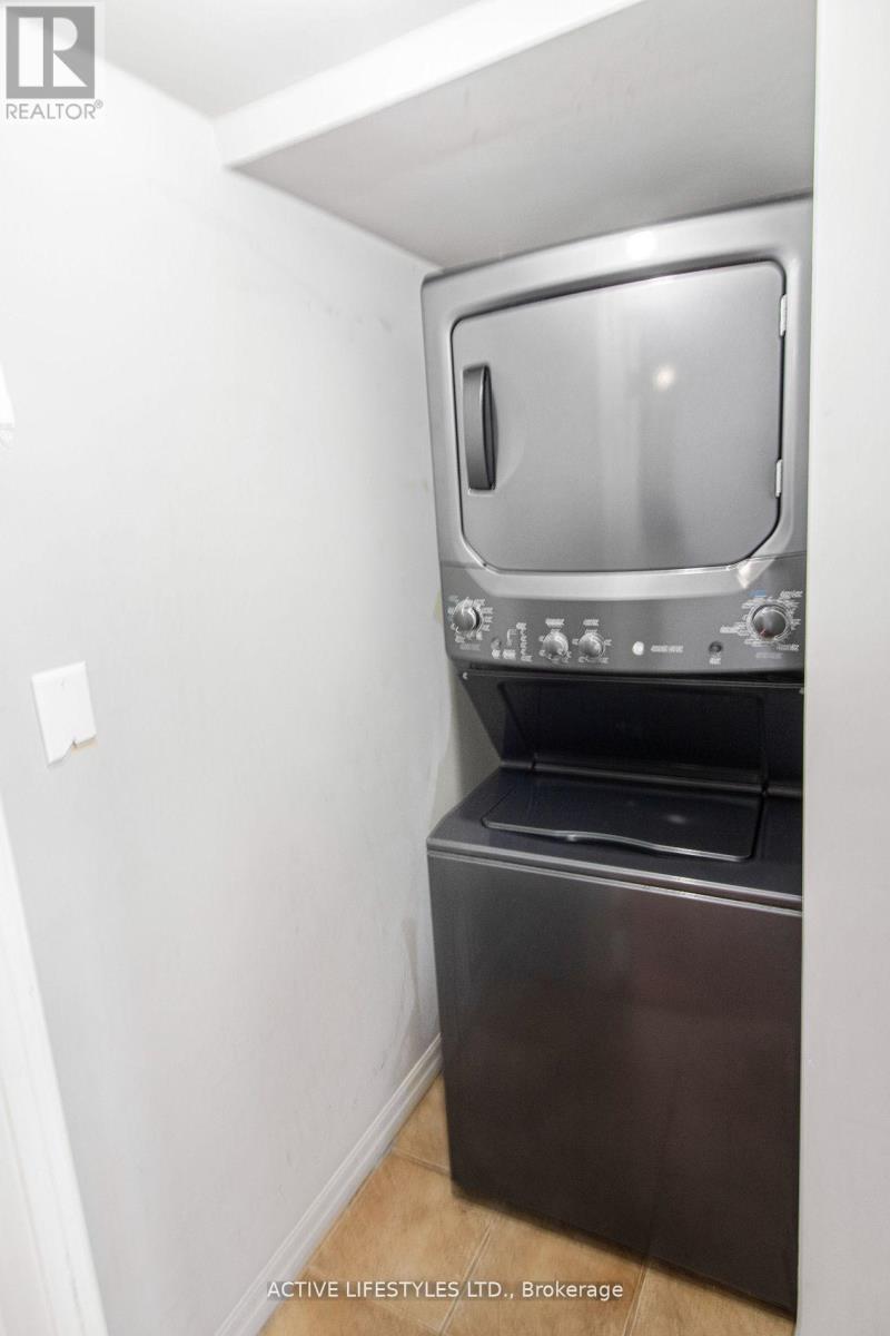 504 - 1000 Cedarglen Gate, Mississauga, Ontario  L5C 3Z5 - Photo 7 - W12135039