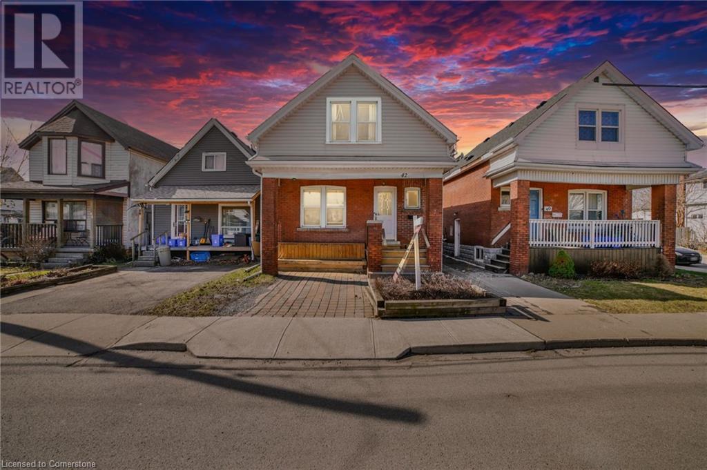 42 ARGYLE Avenue, Hamilton, Ontario