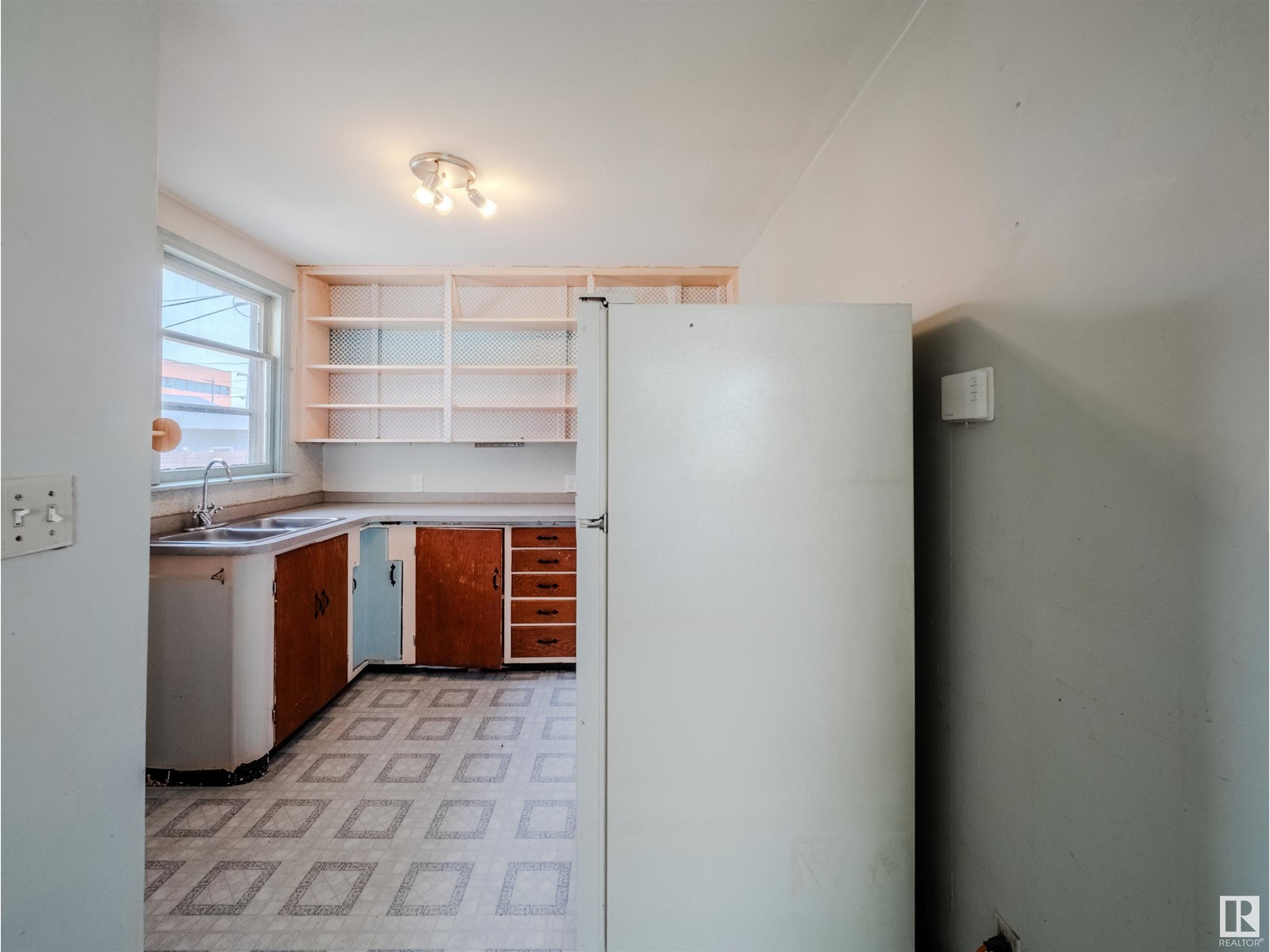 9128 81 Av Nw, Edmonton, Alberta  T6C 0X1 - Photo 14 - E4435298