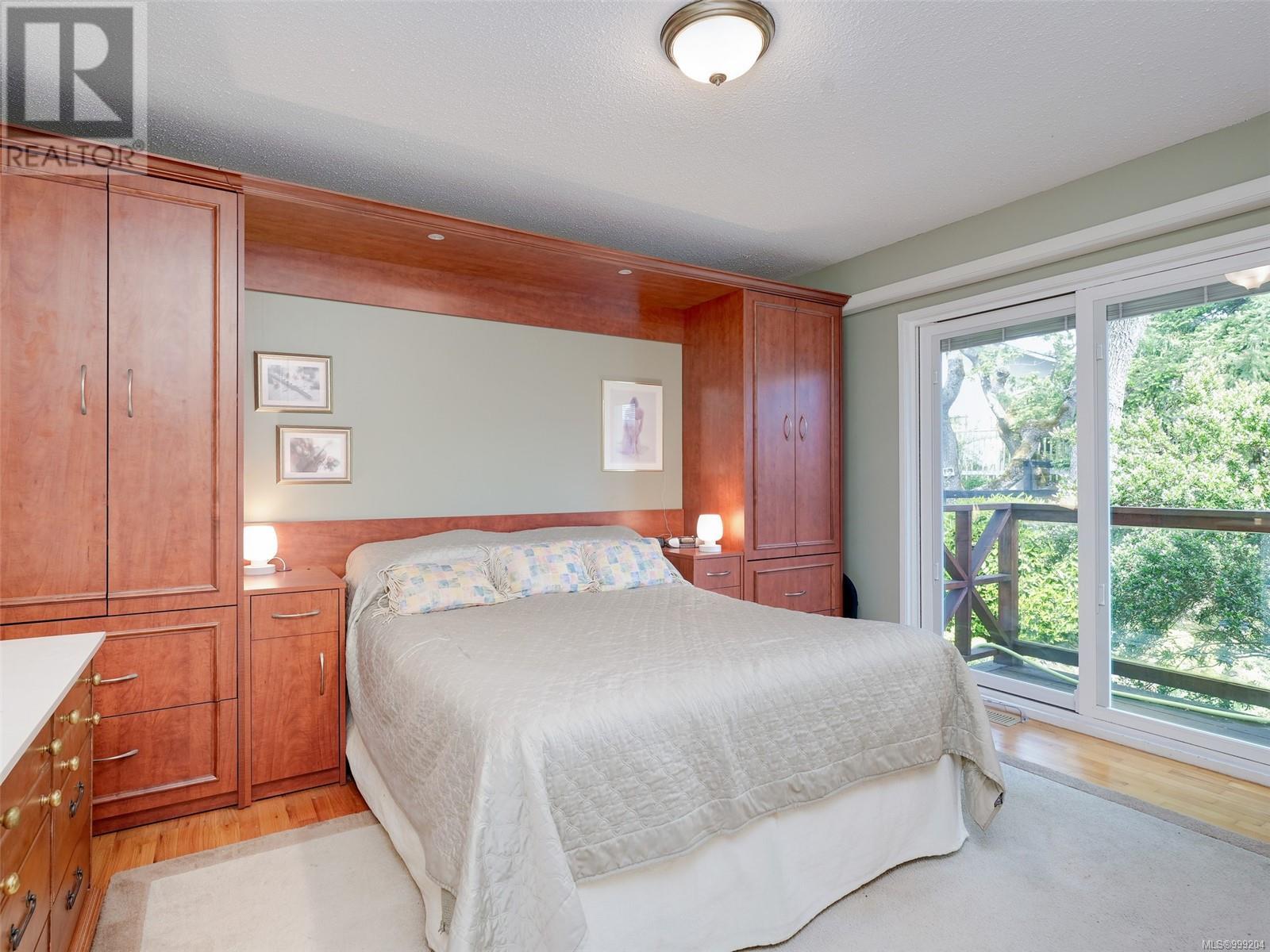 1470 Banff Pl, Saanich real estate listing 999204 for sale