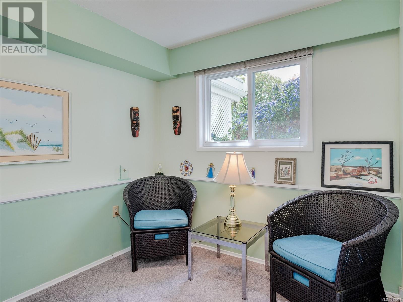 1470 Banff Pl, Saanich, British Columbia  V8P 2E8 - Photo 18 - 999204