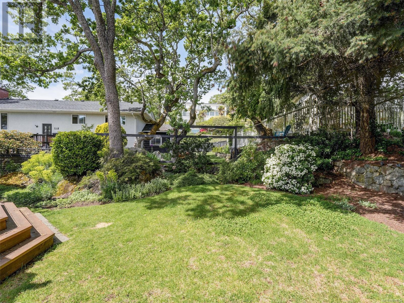 1470 Banff Pl, Saanich real estate listing 999204 for sale