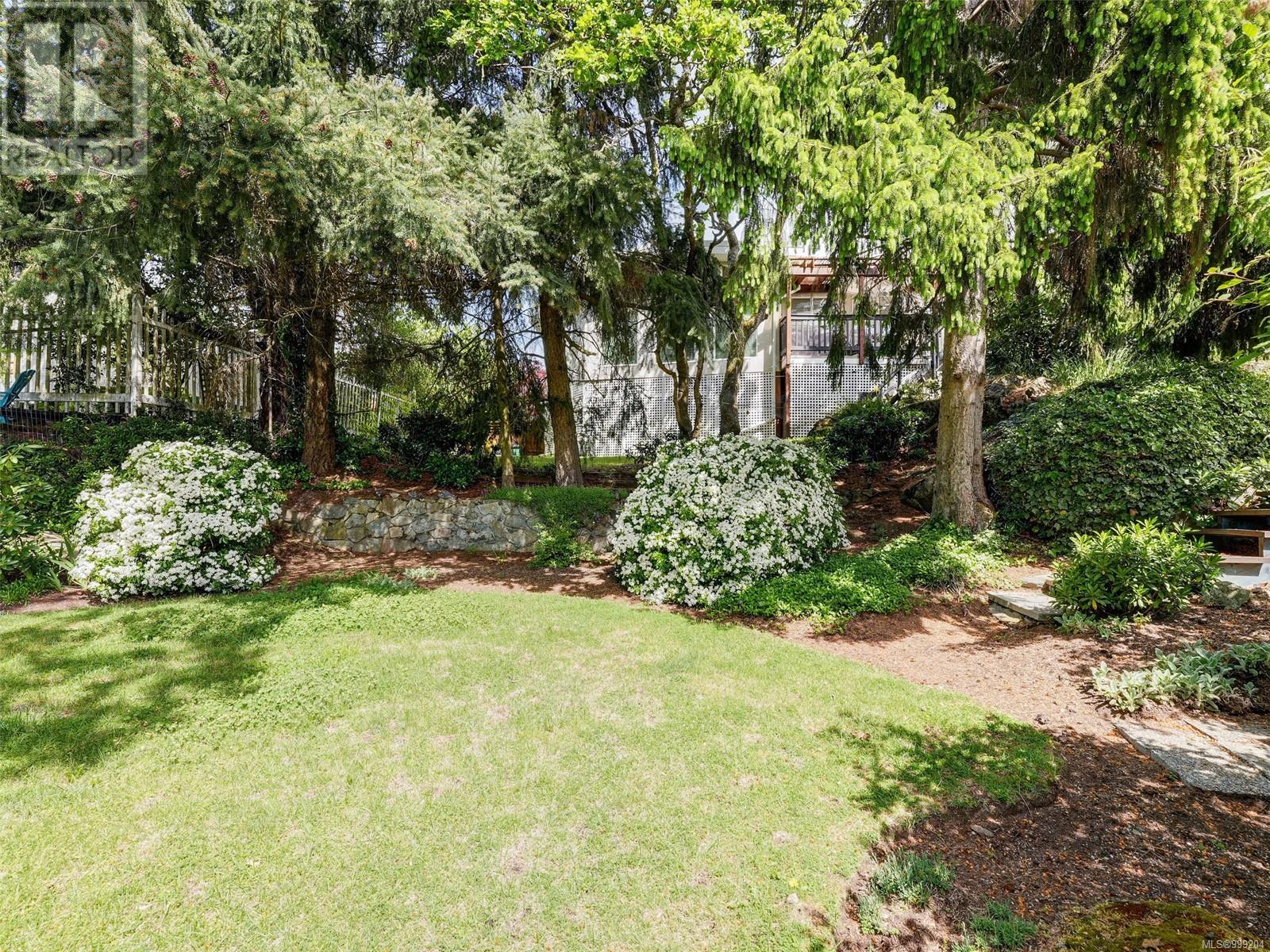 1470 Banff Pl, Saanich real estate listing 999204 for sale