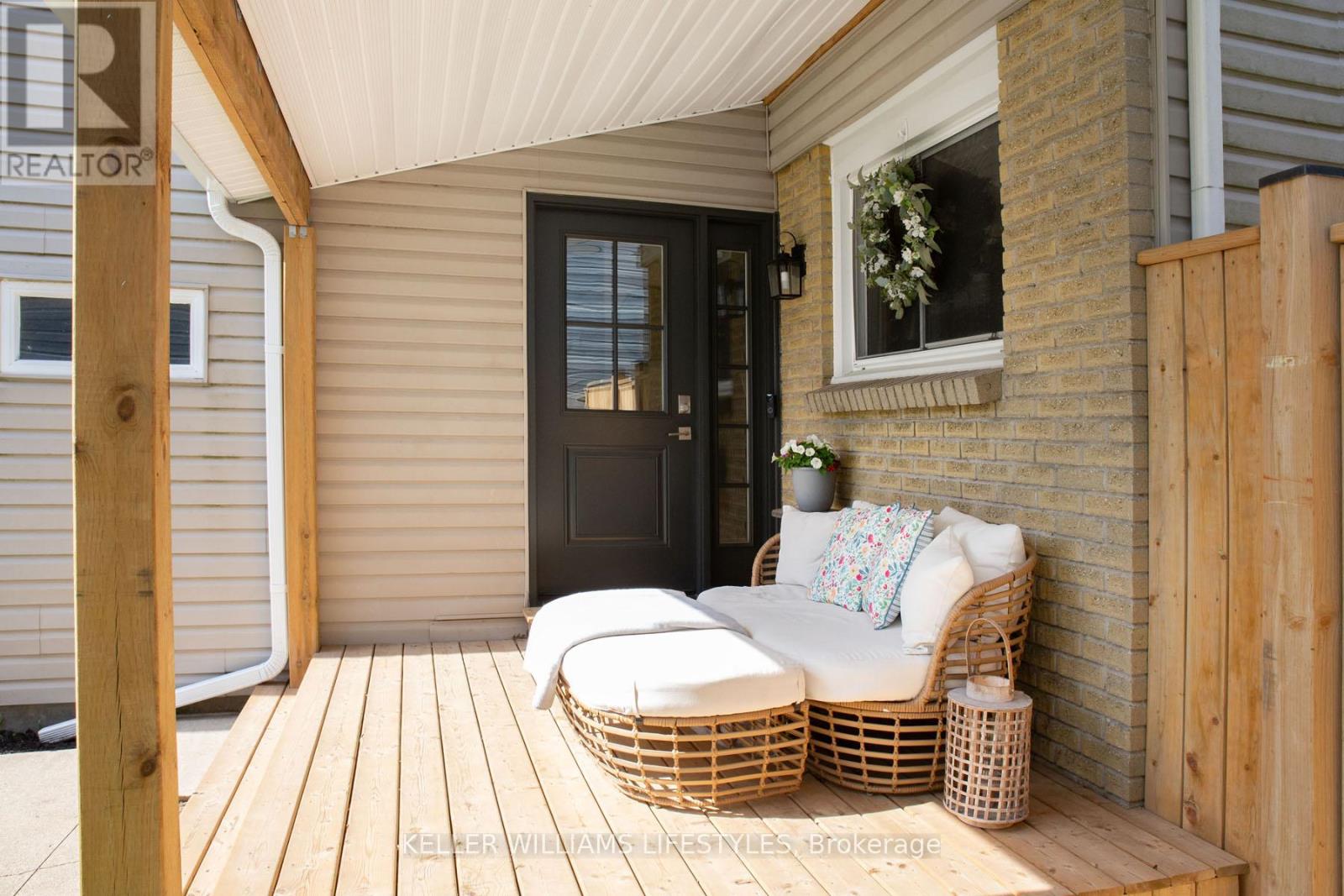 5 Winding Woods Crescent, London North, Ontario  N6G 3G3 - Photo 2 - X12135356