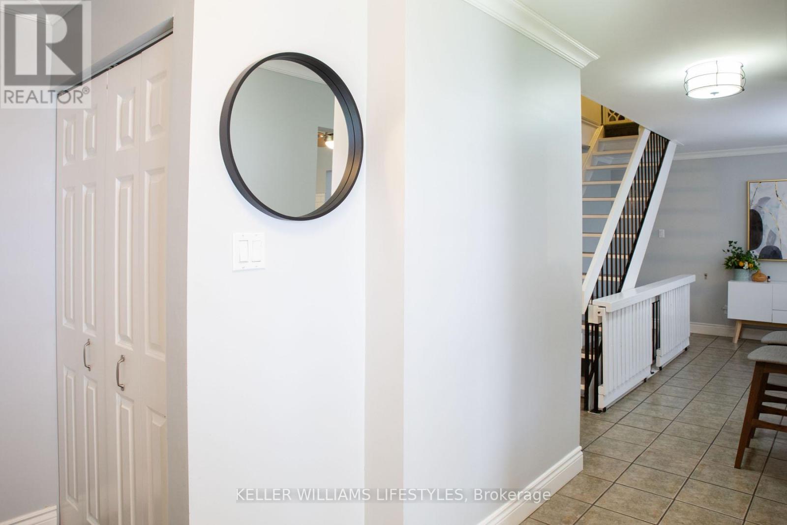 5 Winding Woods Crescent, London North, Ontario  N6G 3G3 - Photo 4 - X12135356