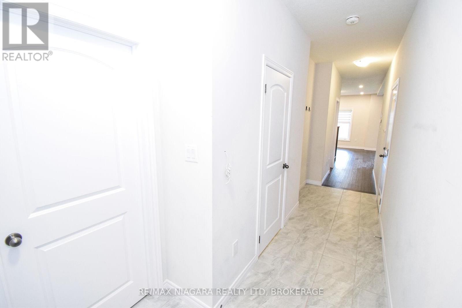 24 Alayche Trail, Welland, Ontario  L3C 6Y2 - Photo 3 - X11956672