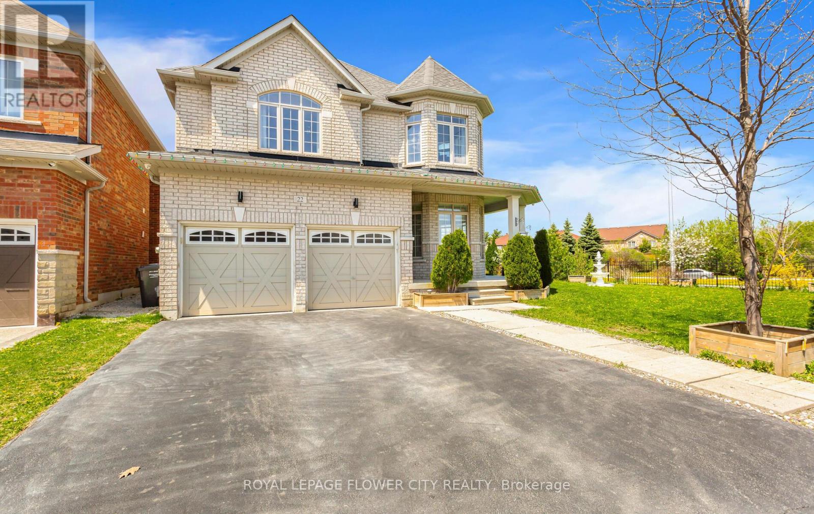 Property at 22 VANWOOD CRESCENT image 3