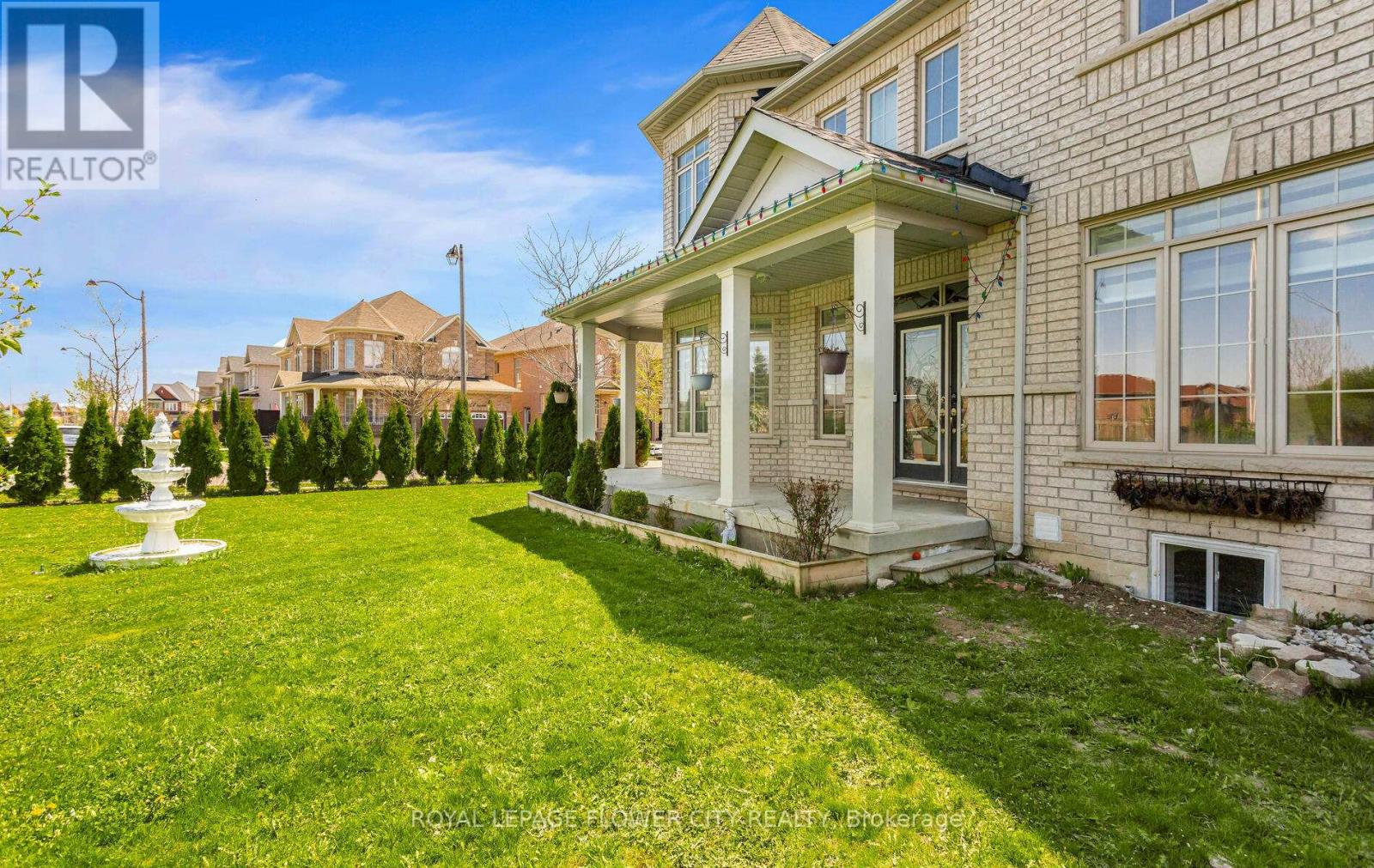 Property at 22 VANWOOD CRESCENT image 5