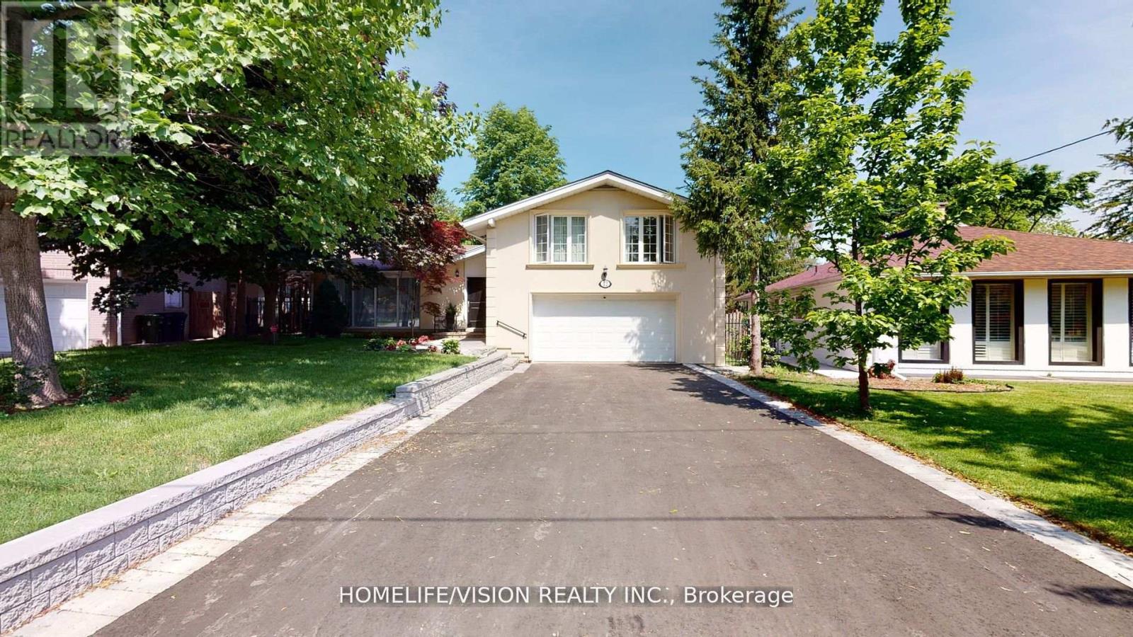 12 Flaremore Crescent, Toronto, Ontario  M2K 1V1 - Photo 1 - C12135173