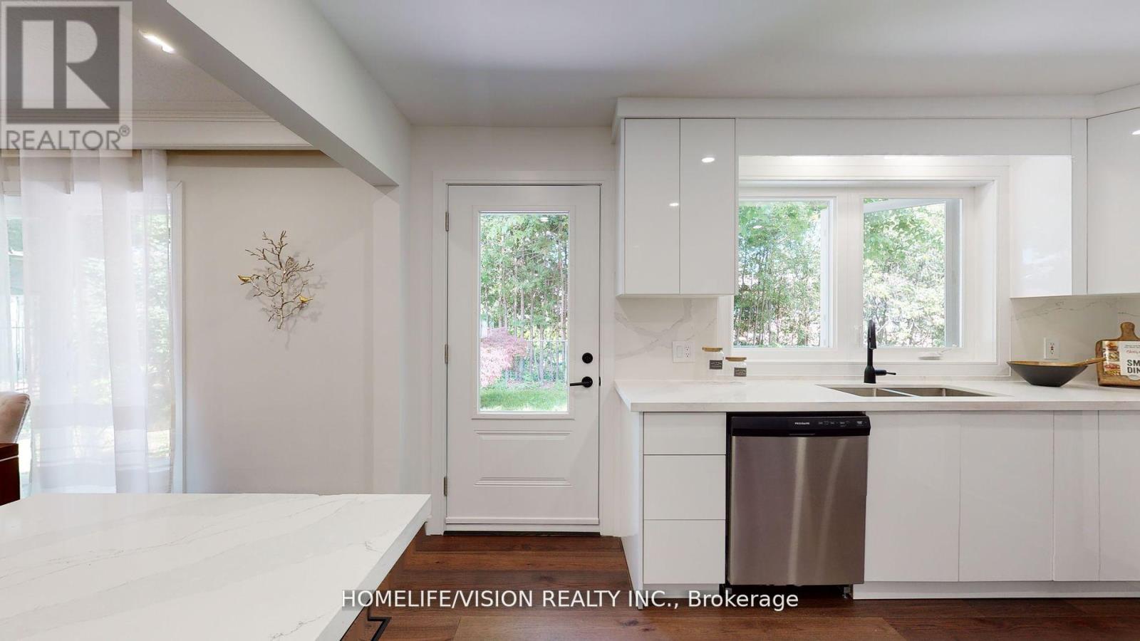 12 Flaremore Crescent, Toronto, Ontario  M2K 1V1 - Photo 16 - C12135173