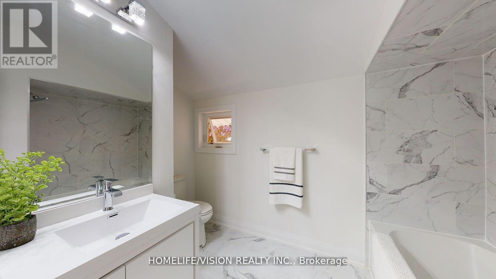 12 Flaremore Crescent, Toronto, Ontario  M2K 1V1 - Photo 35 - C12135173