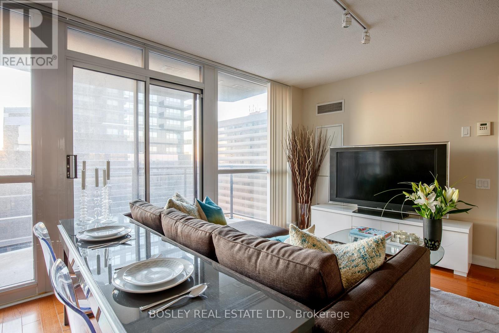 2305 - 33 Sheppard Avenue E, Toronto, Ontario  M2N 7K1 - Photo 12 - C12135203