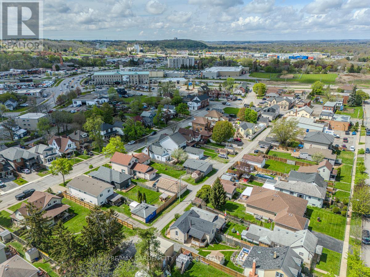 31 Almond Street, St. Catharines, Ontario  L2T 1G1 - Photo 20 - X12135296