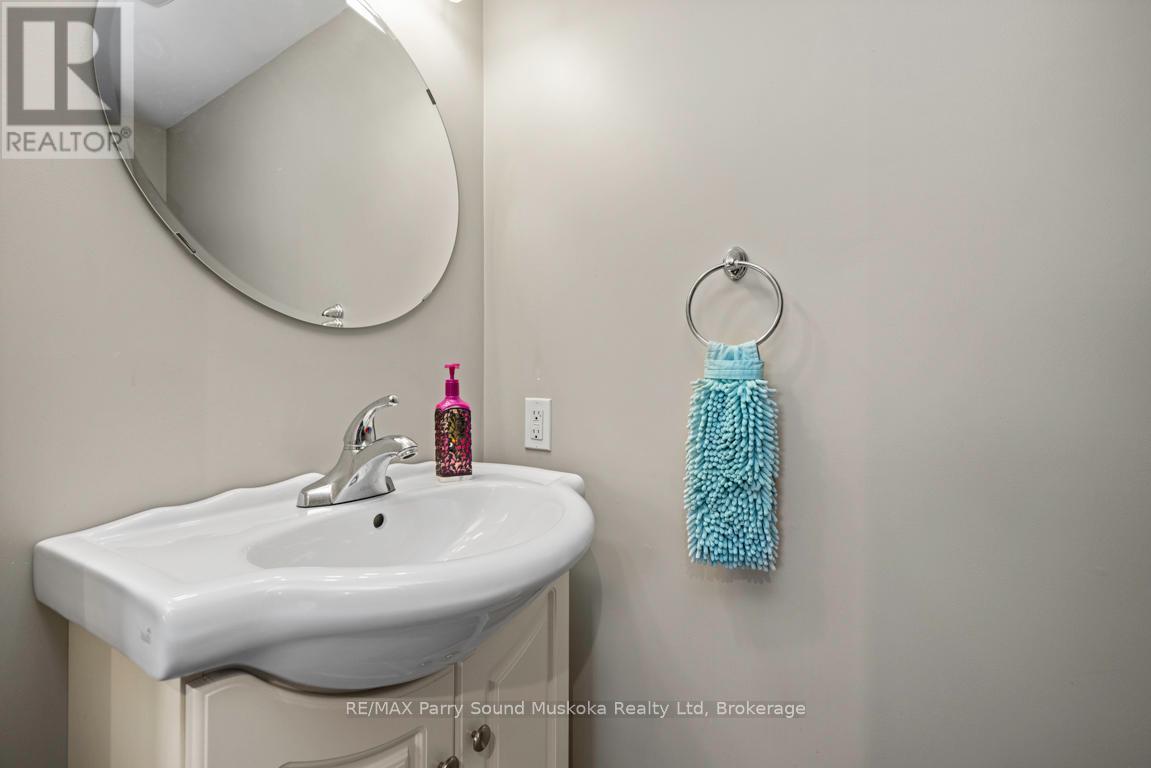 2 Melissa Street, Parry Sound, Ontario  P2A 2R3 - Photo 17 - X12135362