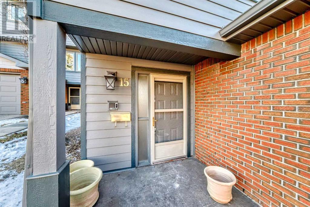 Property at 15, 64 Woodacres Crescent SW image 3