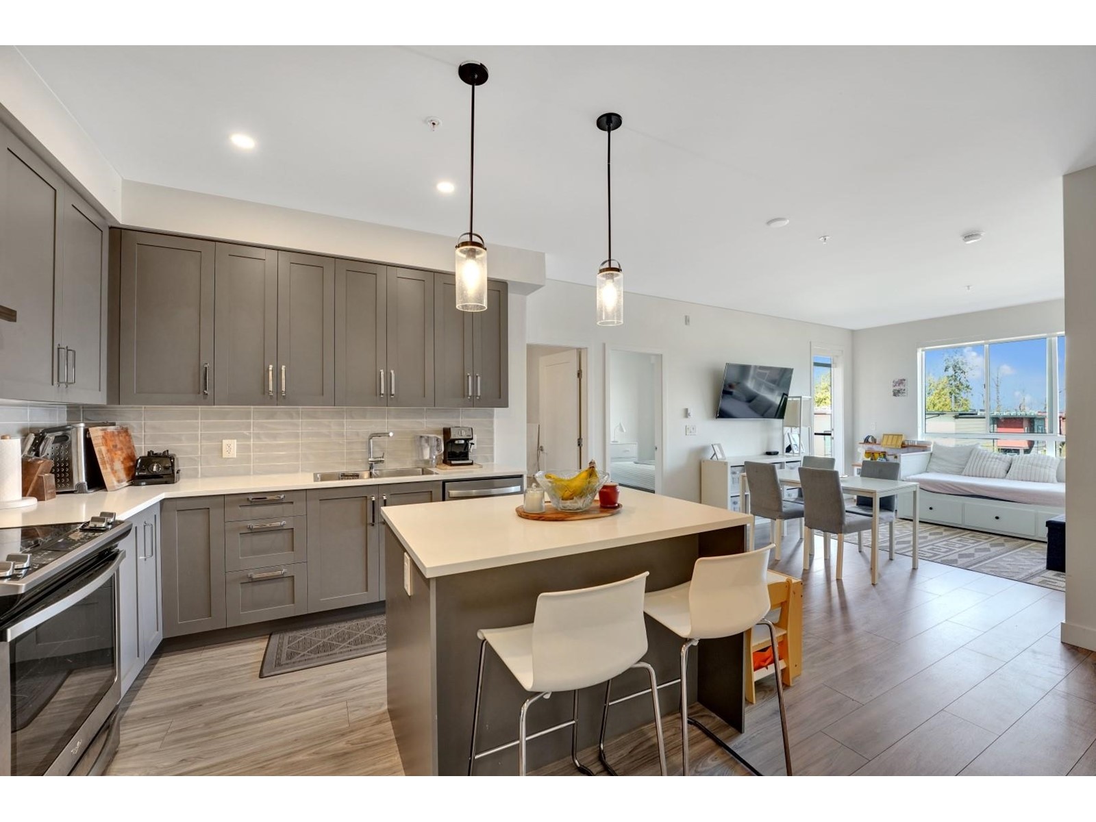 320 18811 72 Avenue, Surrey, British Columbia  V4N 6W7 - Photo 1 - R2990665