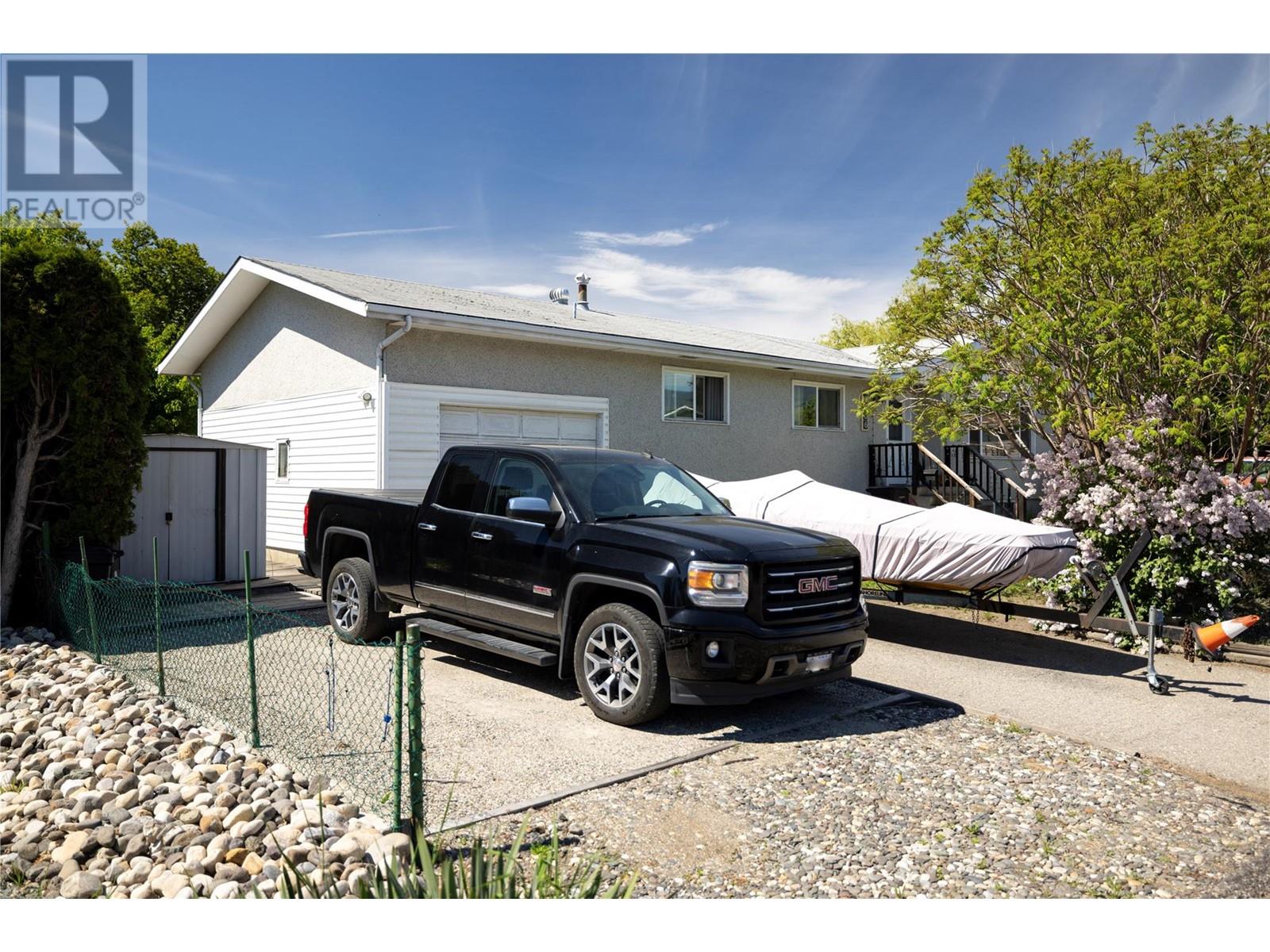 Property at 4306 21 Street image 3