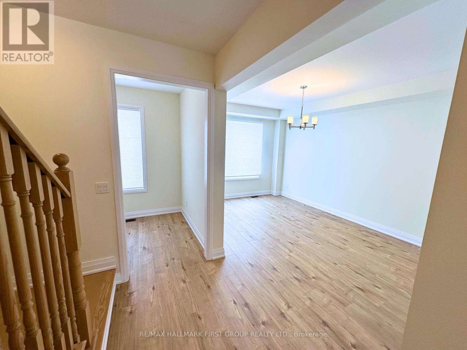 985 Crowsnest Hollow, Pickering, Ontario  L1X 0P4 - Photo 9 - E12135155